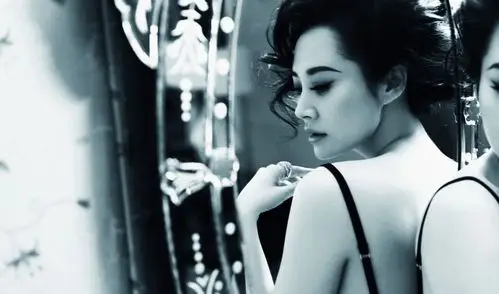 > 许晴全裸香艳登封面