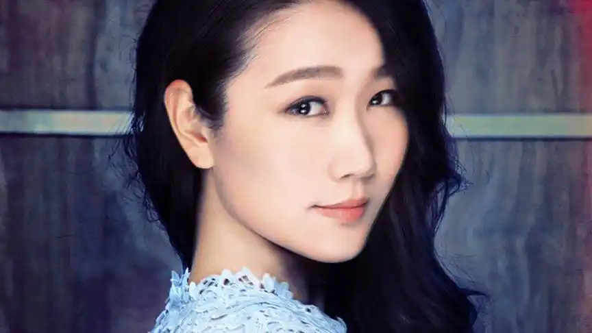 孙露一曲《我是不是该安静的走开》,是悲伤是离愁!