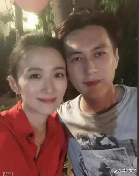 如今,她已是一家影视公司的老板,就连钟汉良与李小冉的新剧《往后余生