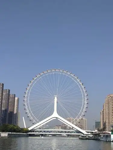天津之眼白天和晚上不同的美