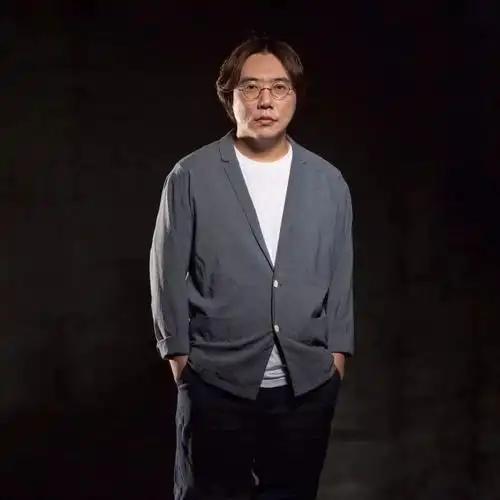 专访导演蒋佳辰:在东北找一条「薛定谔的狗」,编导精选