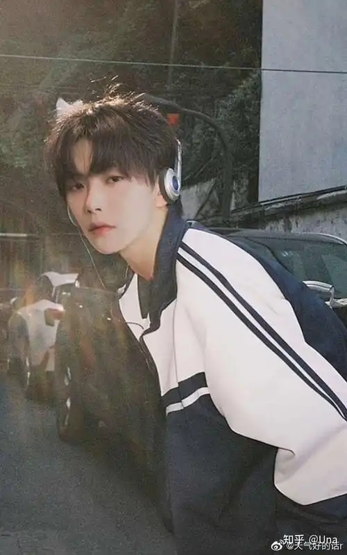 有什么梁梁子肖宇梁特别特别好看图片