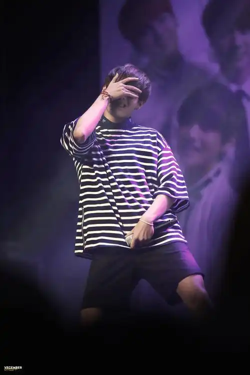 [防弹少年团][分享]170128 欧巴少年团齐顶胯 那就是一个"撩"