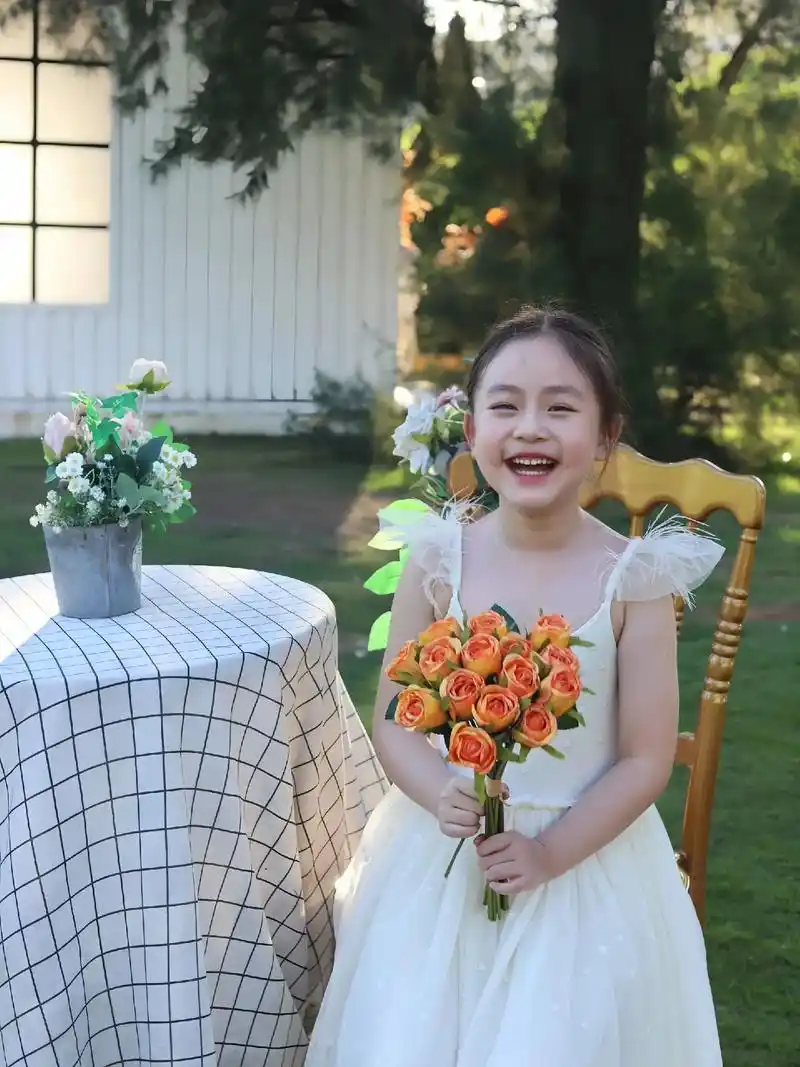 对,我就是那个笑起来特别治愈的小女孩.女孩子的美丽有很多种, - 抖音