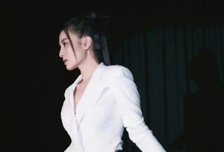 《小舍得》热播中,宋佳就有新电影杀青,搭档黄晓明票房稳了_角色_演技