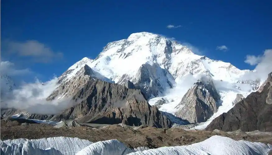 南伽峰海拔8125米南伽峰(nanga parbat)世界第九高峰,位于喜马拉雅