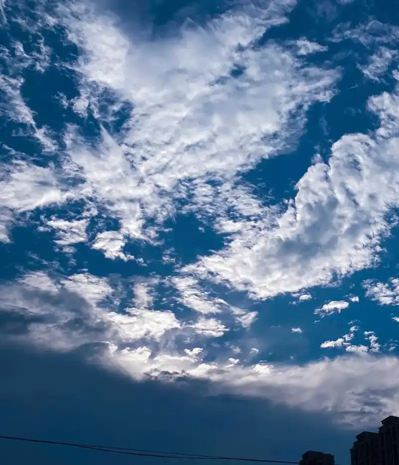 七月拍的所有的天空云朵的照片,看见好看的天空就想拍下来,还有 - 抖