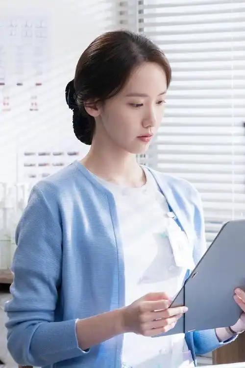 《少时贪探》为回归做准备,其中团员林允儿不仅忙着新专辑,综艺节目