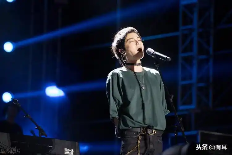 第八季冠军:华晨宇