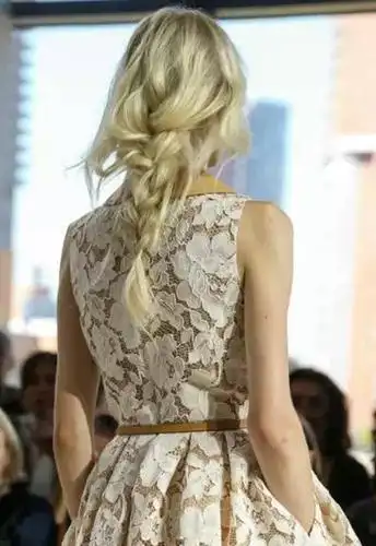 蓬松凌乱的麻花辫.也是美的让人醉!