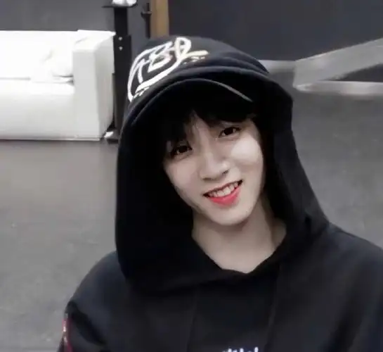 刘耀文 人类幼崽 头像