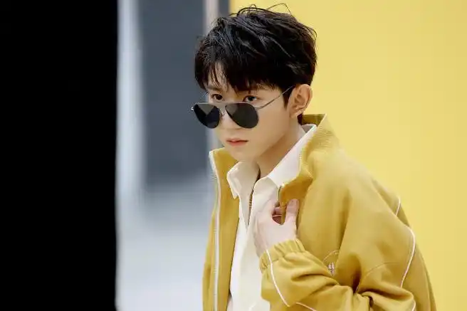 王源同款太阳镜ps5036,配以尼龙高清偏光镜片,能有效保护眼睛不受眩光