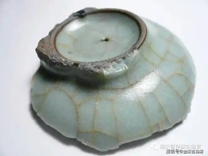 紫口铁足珍贵南宋官窑青瓷在香港故宫文化博物馆展出