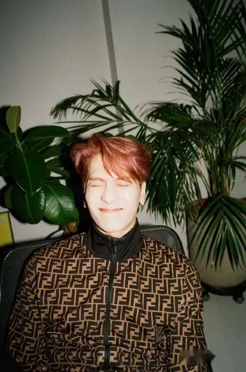 暴风更新王嘉尔生活照get