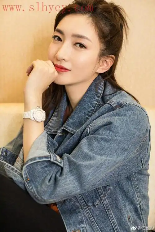 江疏影2分28,江疏影种草的润唇棒火了,靳东pk江疏影