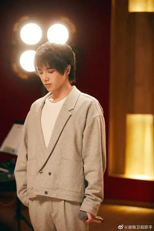 2020华晨宇歌手造型从来没有辜负舞台