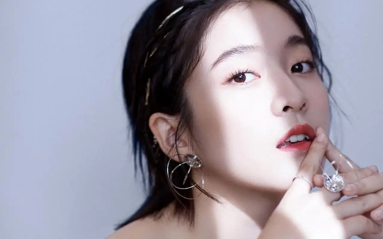 张雪迎仙气唯美桌面壁纸