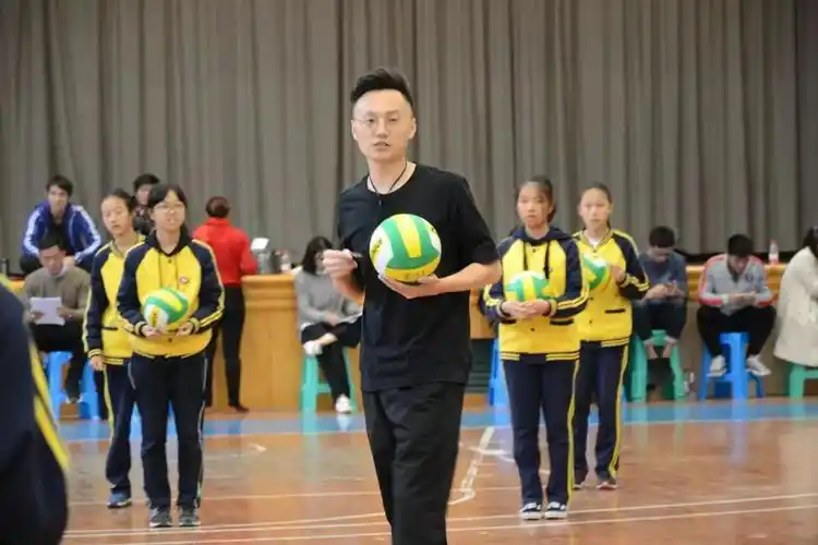 慈溪市中小学体育教师专业成长与课堂教学设计能力提升培训活动在我校