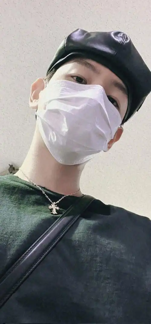 7014边伯贤超话@baekhyunee7230917【sagessebh/bbohu04】伯贤ins