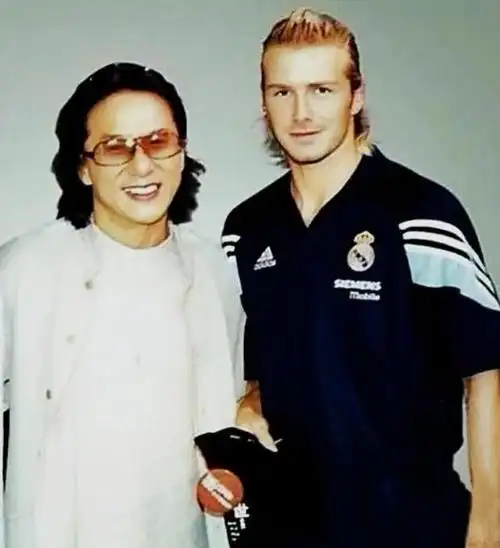 胡兵和胡歌一起合影胡歌身高185都显矮了他们都是黄金单身汉