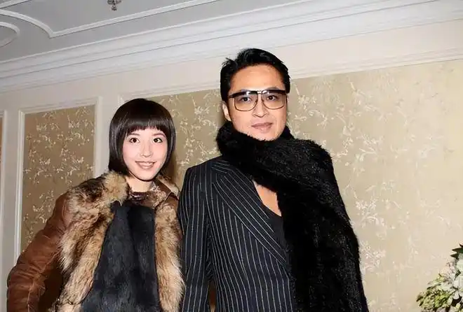 吴佳尼和马景涛:离婚5年,一个艰难度日,一个39岁独自养两娃