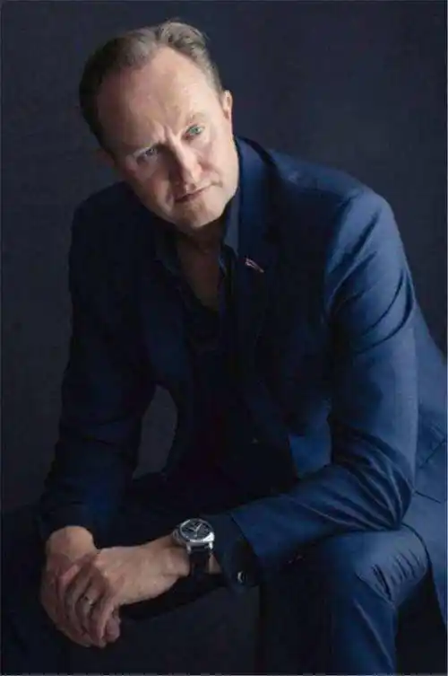 老外设计师扎堆入驻,自主品牌迎来新春?_手机搜狐网