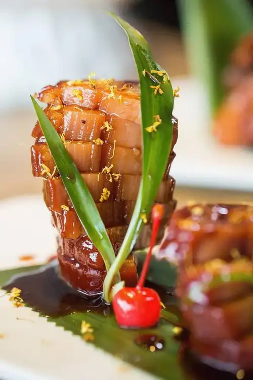 厨师长在杭州36届特色创新招牌菜比赛中,荣获一等奖的硬菜!