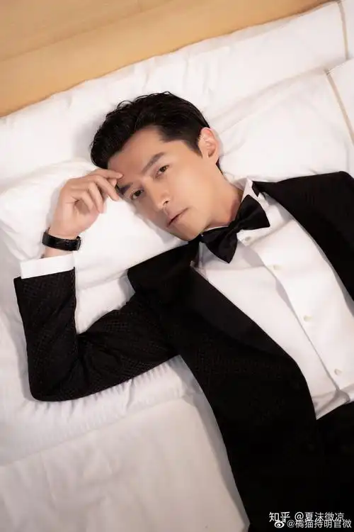 你有胡歌帅炸天的照片吗或者自黑的也行或者丑的也行