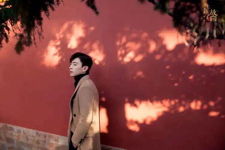 新了故宫帅气剧照图片,分享一组邓伦图片给大家,图中的明星图片壁纸会