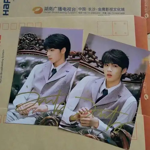 签名照  #tnt时代少年团  #刘耀文  #时代少年团刘耀文  #签名壁纸