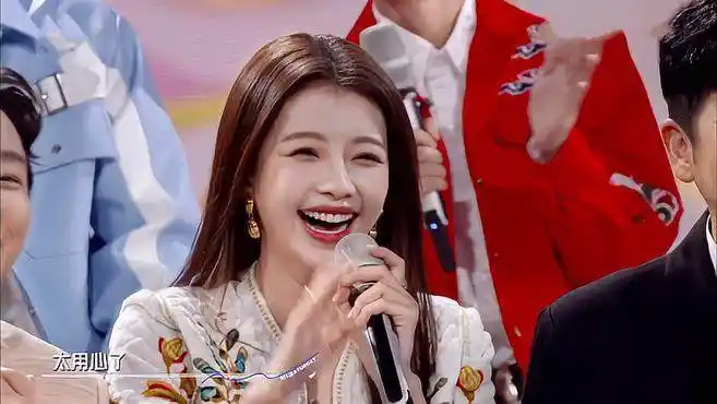 孙怡笑起来好美!真搞不懂董子健在干嘛,这么好的老婆都不要!