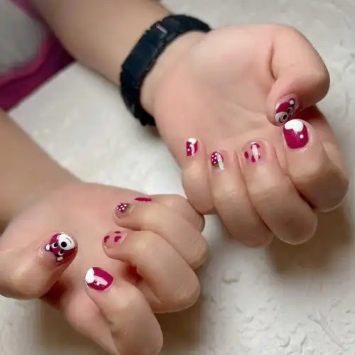 儿童草莓熊美甲