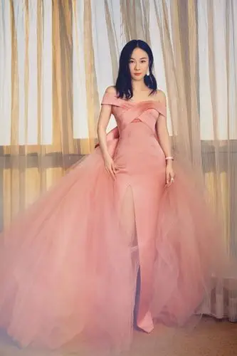 39岁霍思燕胖了不少穿礼服显得膀大腰圆杜江单手都快揽不住腰