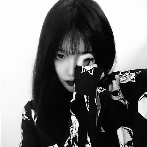 头像黑白女生冷酷伤感想要给你最好的一切