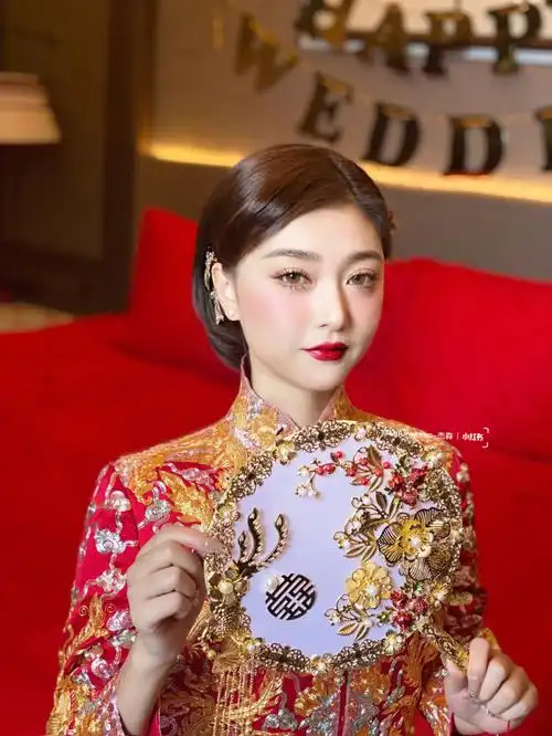 被问了10086次的纯欲风短发新娘中式造型