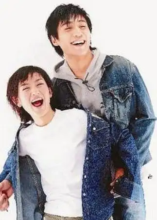 谢娜出书《娜写年华》揭秘和刘烨的恋情