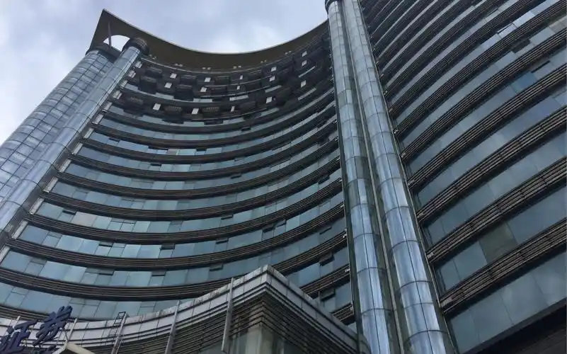 新世纪大厦电梯