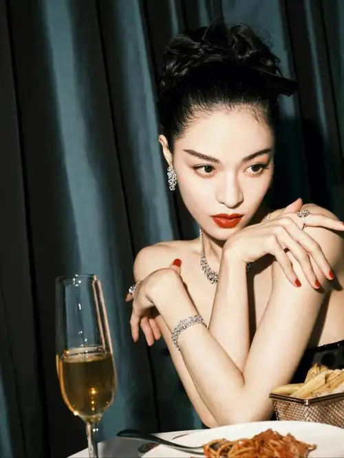 starslovebvlgari钟楚曦