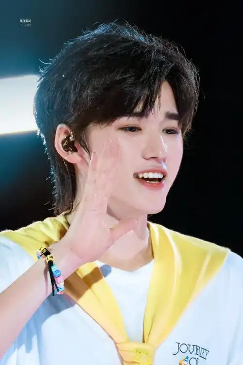 宋亚轩 十九无垠轩邈近云霄