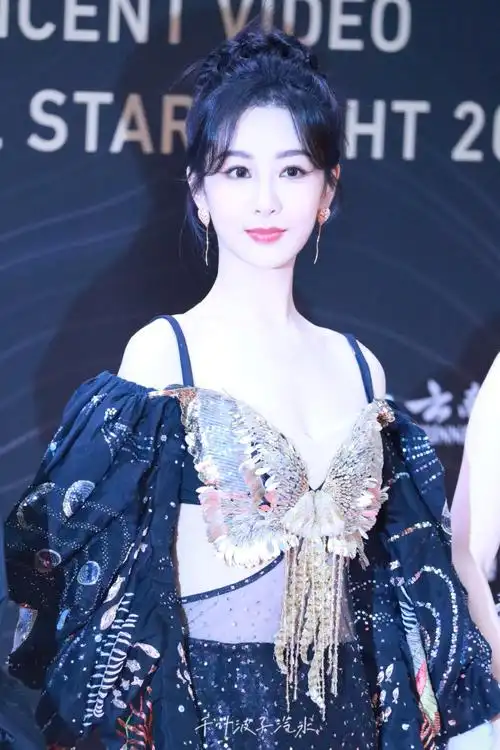 星光大赏星光俱乐部##杨紫 鎏金蝴蝶公主