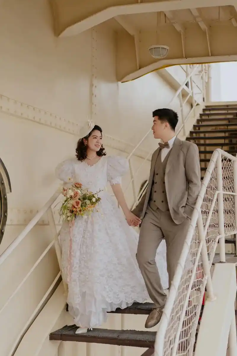 古董婚纱配知音号,复古风爱了#武汉婚纱照 - 抖音