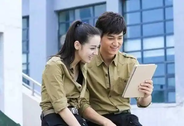 原创迪丽热巴合作过的高颜值男星其中一位被网友表示在一起