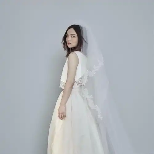 组图:徐佳莹晒童年婚纱照 感叹"当艺人让我变漂亮"_高清图集_新浪网