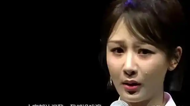 尽管杨紫成功考入了北京电影学院,但她所期待的未来却并未如期而至.