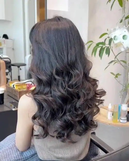 女人不论年龄大小,留长发一定试试半头烫,自然时尚显气质|发型|烫发