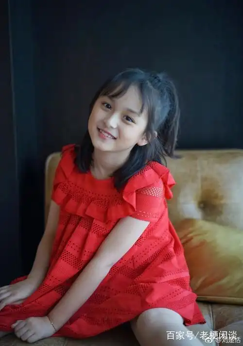 刘楚恬穿红色裙子后,宛若热情似火的丛林小精灵