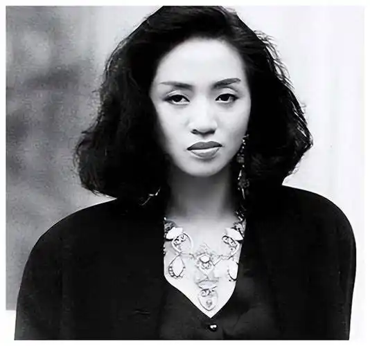 梅艳芳为渣男付出终身,卑微刷马桶,庆生日前夜不幸离世.