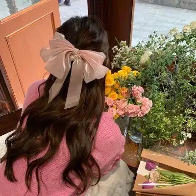 花海系女生头像春日里的阳光多了几分可