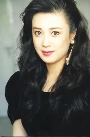 傅艺伟票数:668人气:2066投票别名:傅艺伟职业:演员国籍:内地身高:165