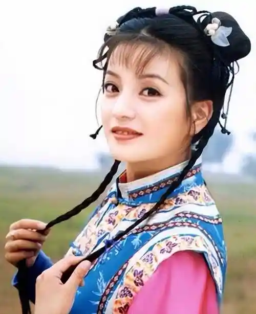 赵薇母亲魏启颖:离婚分得巨额财产,女儿消失荧幕,丈夫去世_生活_命运